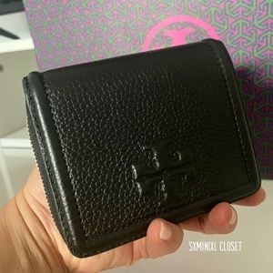 🌼🍀NEW🍀Tory Burch Thea Bi Fold Wallet/leather/Black